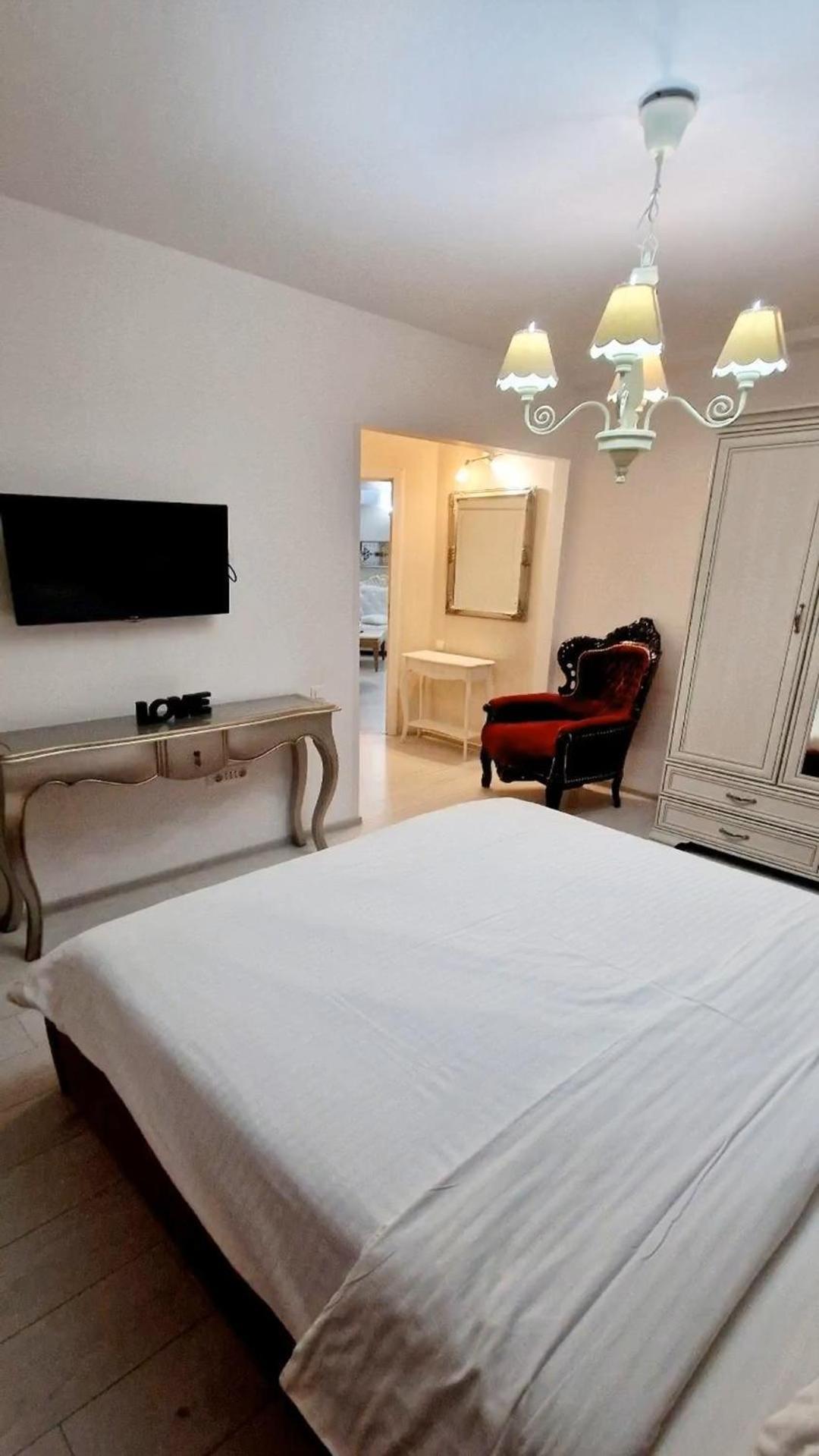 Hotel Jolie Apartments Galaţi エクステリア 写真
